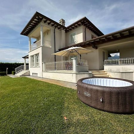 Villa Oriella - Piscina Idromassaggio E Relax -Versilia Камайоре Экстерьер фото